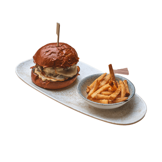 Hamburger di manzo con cipolla caramellata, provola e patatine fritte